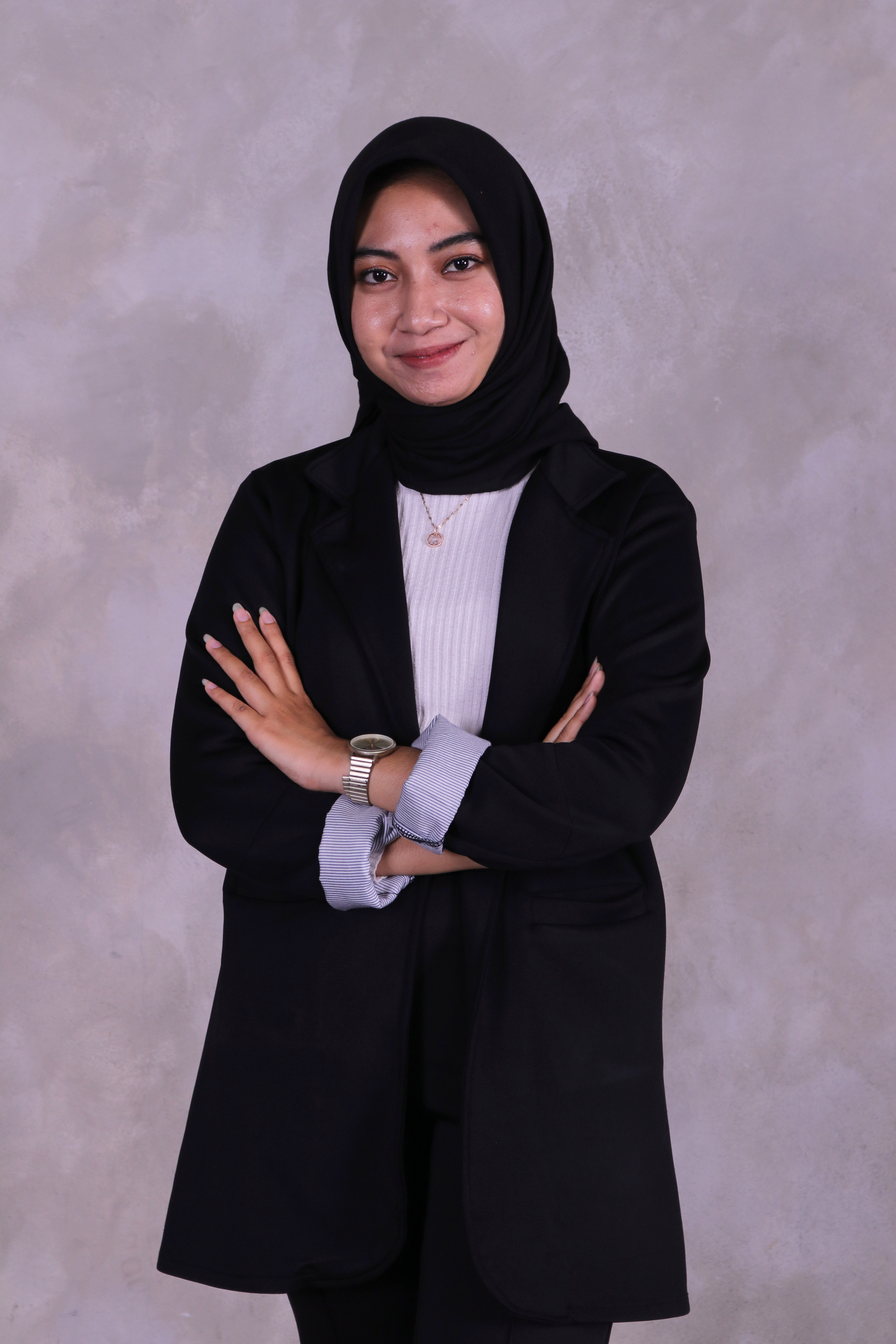 VINA ROHMATUL U, S.H.